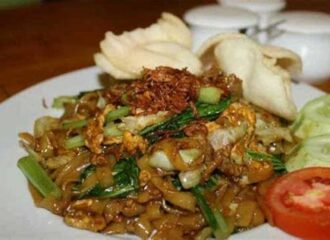 Cara Membuat Kwetiau Goreng Sederhana, Spesial dan Lezat