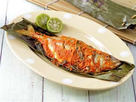 Pepes Ikan Mas daun Kemangi