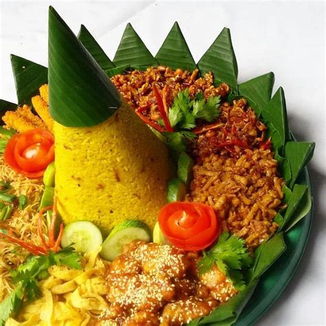 Nasi Tumpeng Sederhana Dapur Ngebut