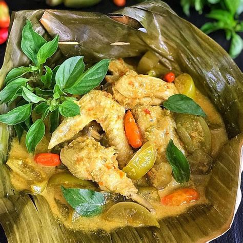 Resep Garang Asem Ayam Bumbu Iris Enakkk oleh Alexandria Keny Cookpad