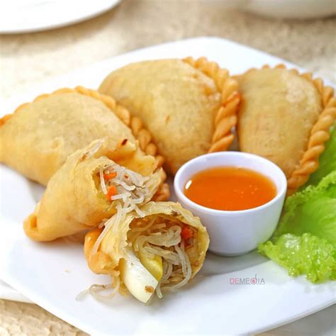 6 Cara membuat pastel kering dan basah, enak & mudah dibu