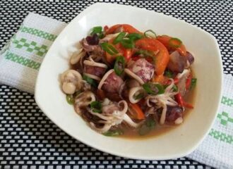 Resep Tumis cumi basah simple oleh Michico Octavian Cookpad