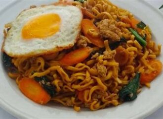 Resep Mie Telor Goreng Spesial oleh Reni Solihat Cookpad