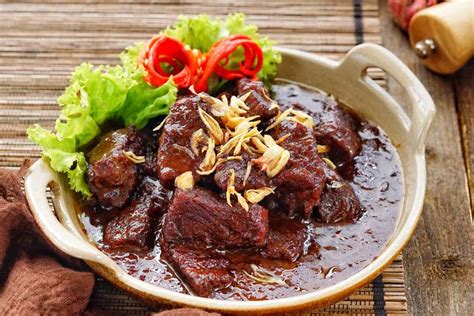 4 Aneka Resep Semur Daging ala Rumahan yang Praktis Dibuat