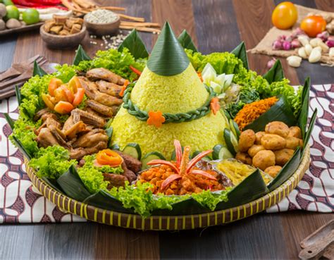 Resep Membuat Nasi Kuning Tumpeng
