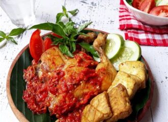Resep Ayam Penyet Istimewa Sambal Pedas Mantap Layaknya di Restauran
