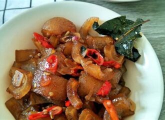 Resep Kulit Sapi Bumbu Mercon (Krecek) oleh Rezitamay Cookpad