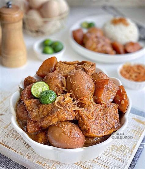 Resep Semur Ayam Kentang Telur Puyuh Kecap Manis oleh Viana Rheinata