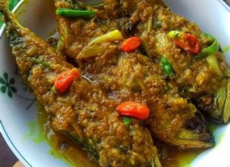 Tasty Indonesian Food Ikan Bumbu Acar Food, Indonesian food, Asian