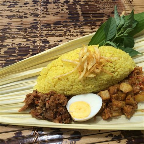 Resep Nasi Kuning Manado Istimewa